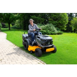 Traktor koszący Cub Cadet LT2  NR 92 z silnikiem Cub Cadet